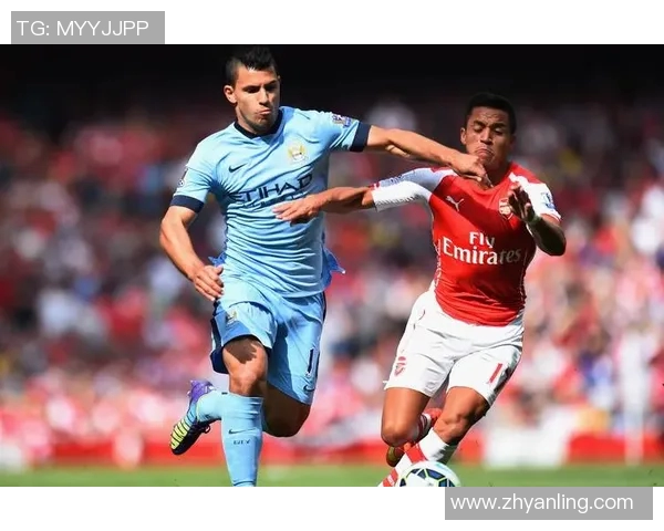 足球球星张开双手庆祝进球瞬间展现激情与力量的完美融合